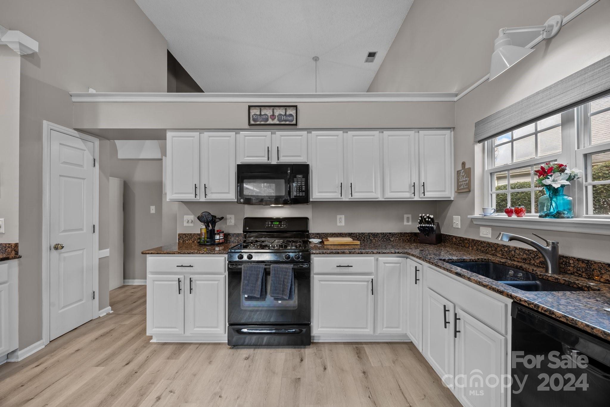 Harris Pointe - Residential
