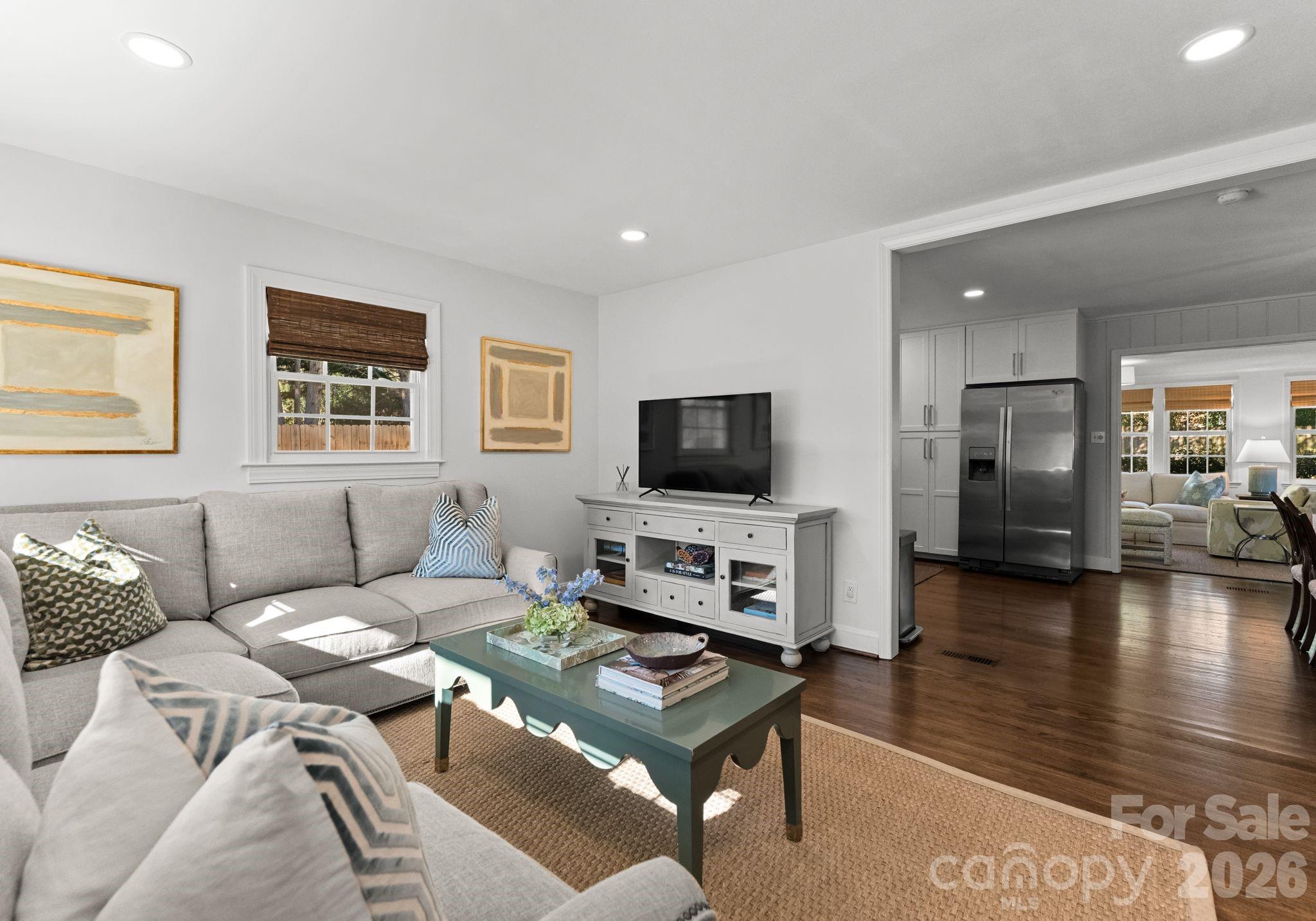 1811 Wedgedale Drive