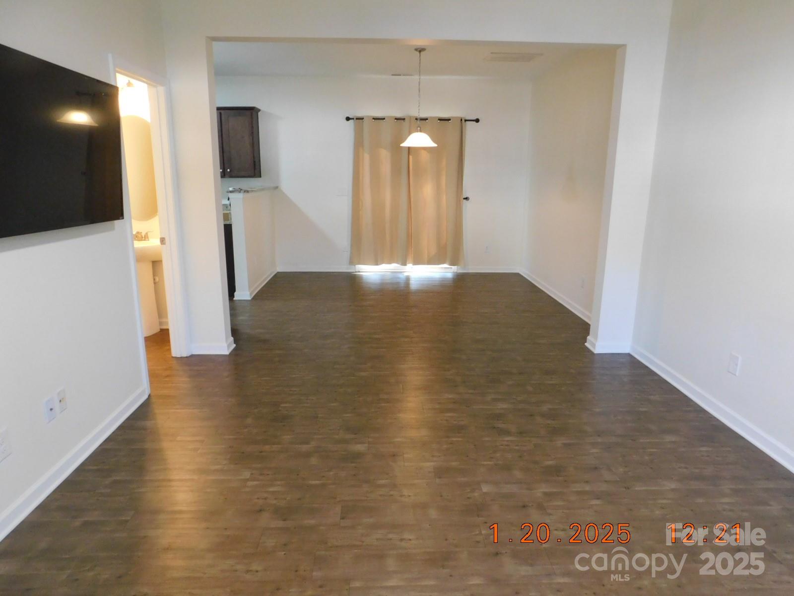 THE VILLAGE AT GRANTS CREEK - Residential