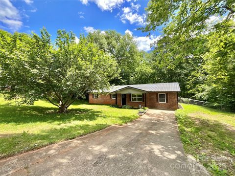 152 Mountainview Street Forest City NC 28043