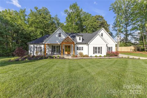 518 Maynard Farm Lane Stanley NC 28164