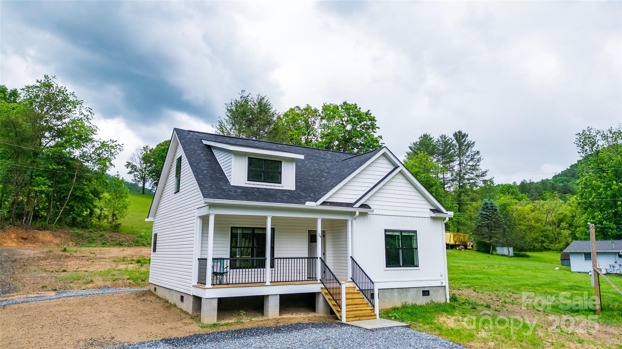 24 Queen Annes Drive