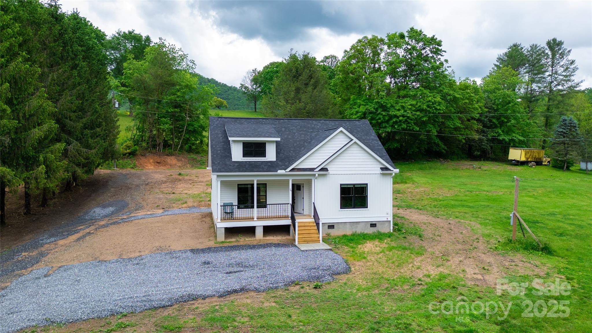 24 Queen Annes Drive