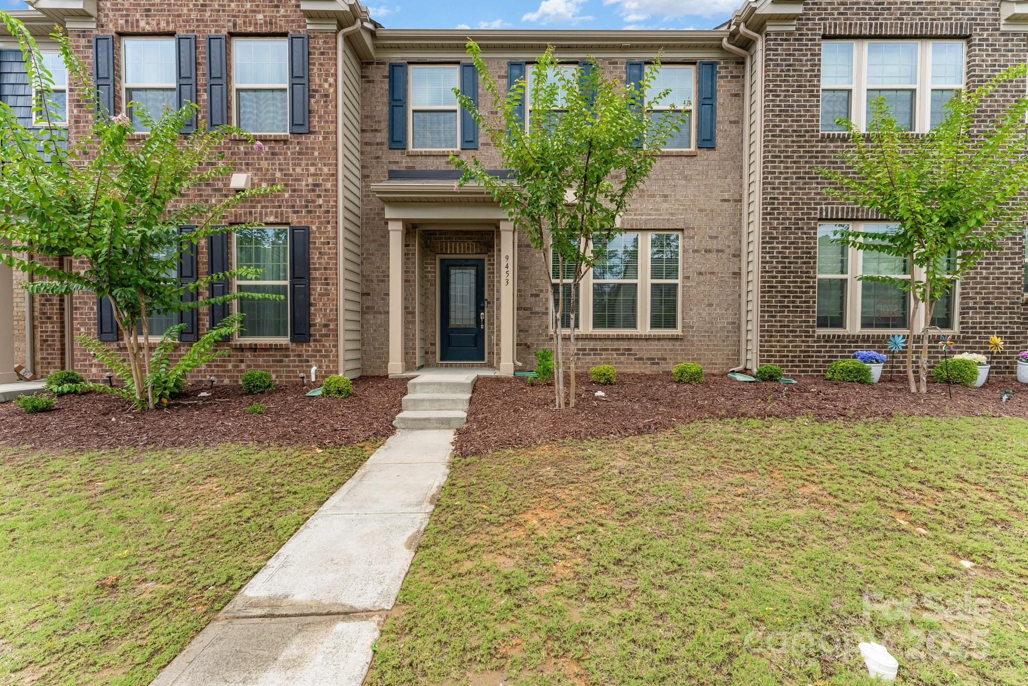 9453 Avery Lilac Lane