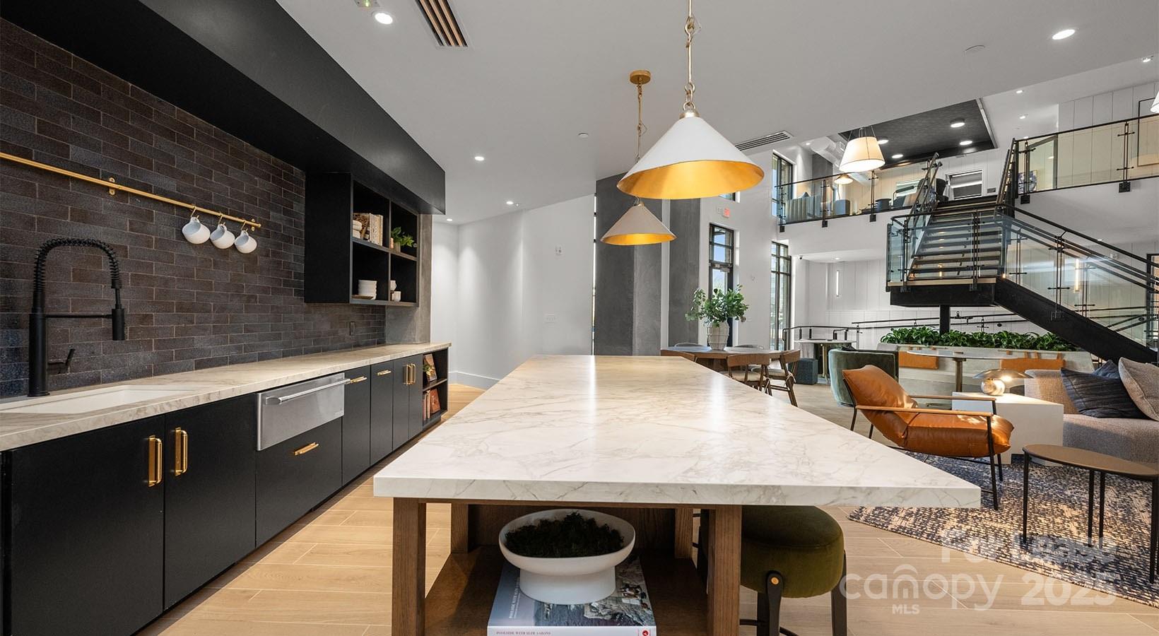 Charlotte, North Carolina 28203, United States, 3 Bedrooms Bedrooms, ,3 BathroomsBathrooms,Residential,Active,229005