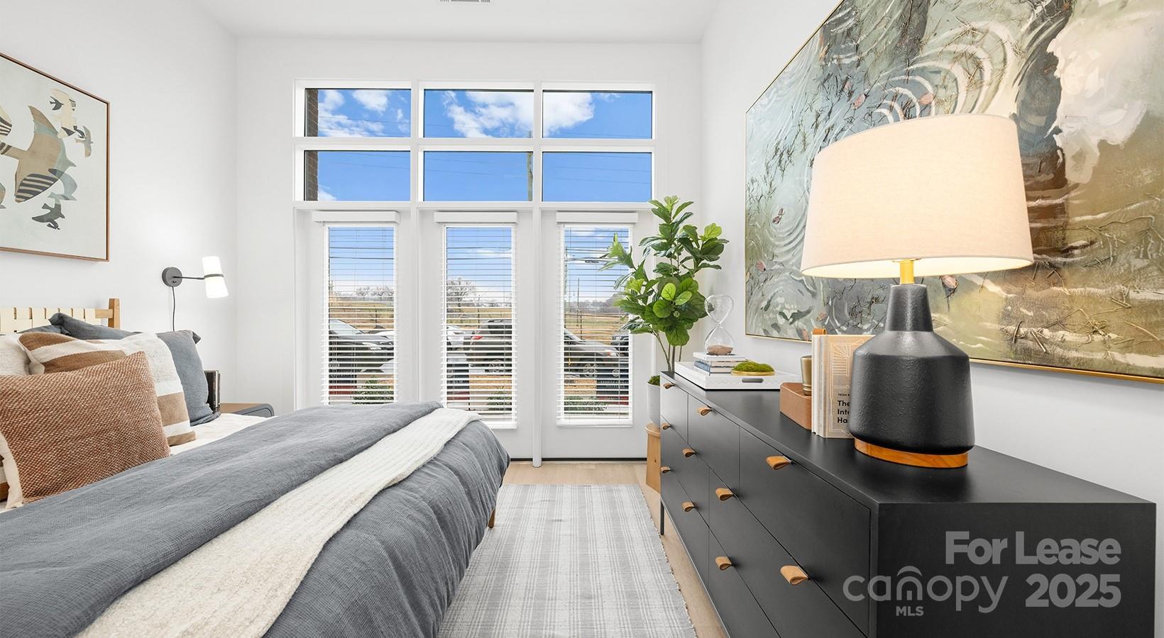 Charlotte, North Carolina 28203, United States, 3 Bedrooms Bedrooms, ,3 BathroomsBathrooms,Residential,Active,229005