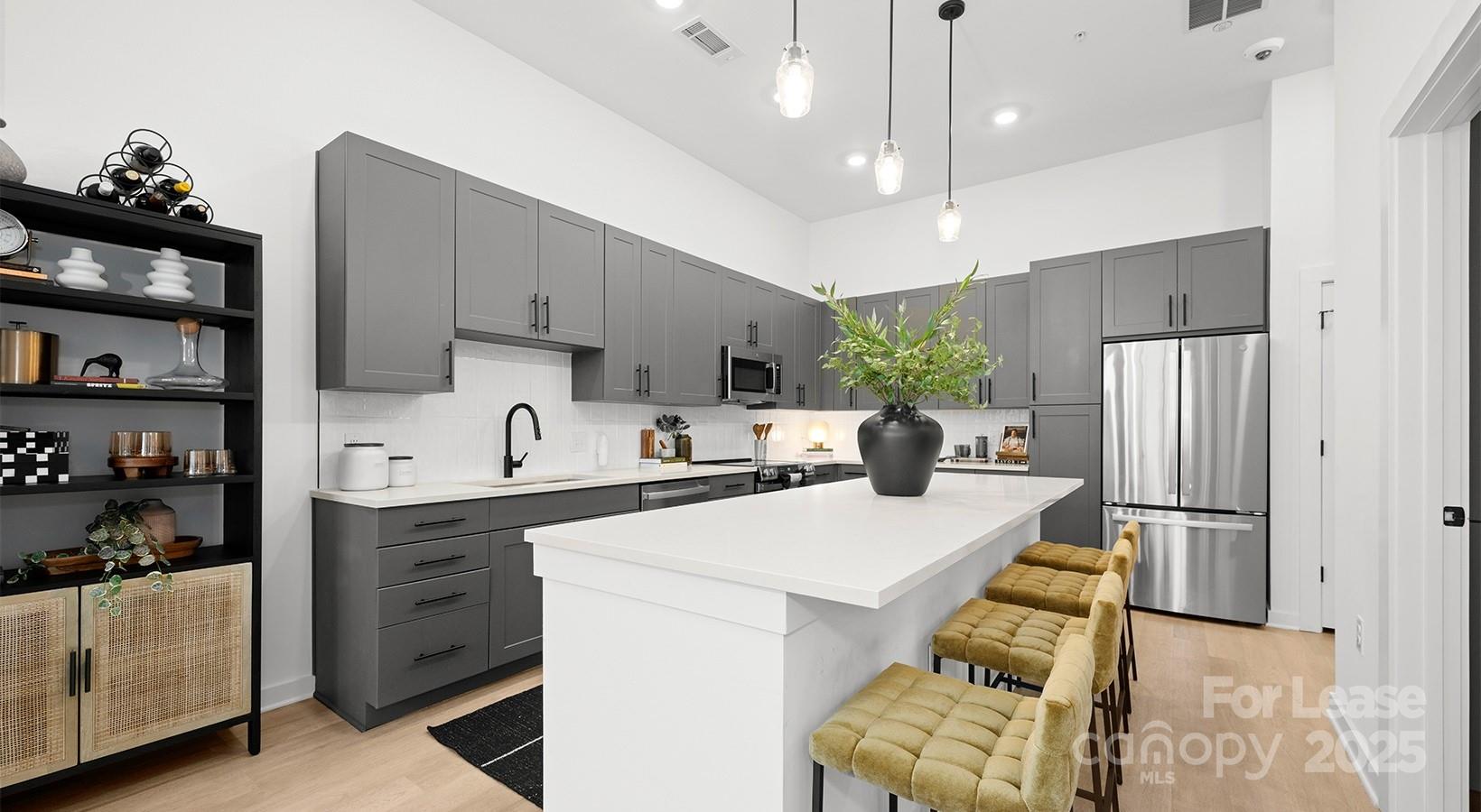 Charlotte, North Carolina 28203, United States, 3 Bedrooms Bedrooms, ,3 BathroomsBathrooms,Residential,Active,229005