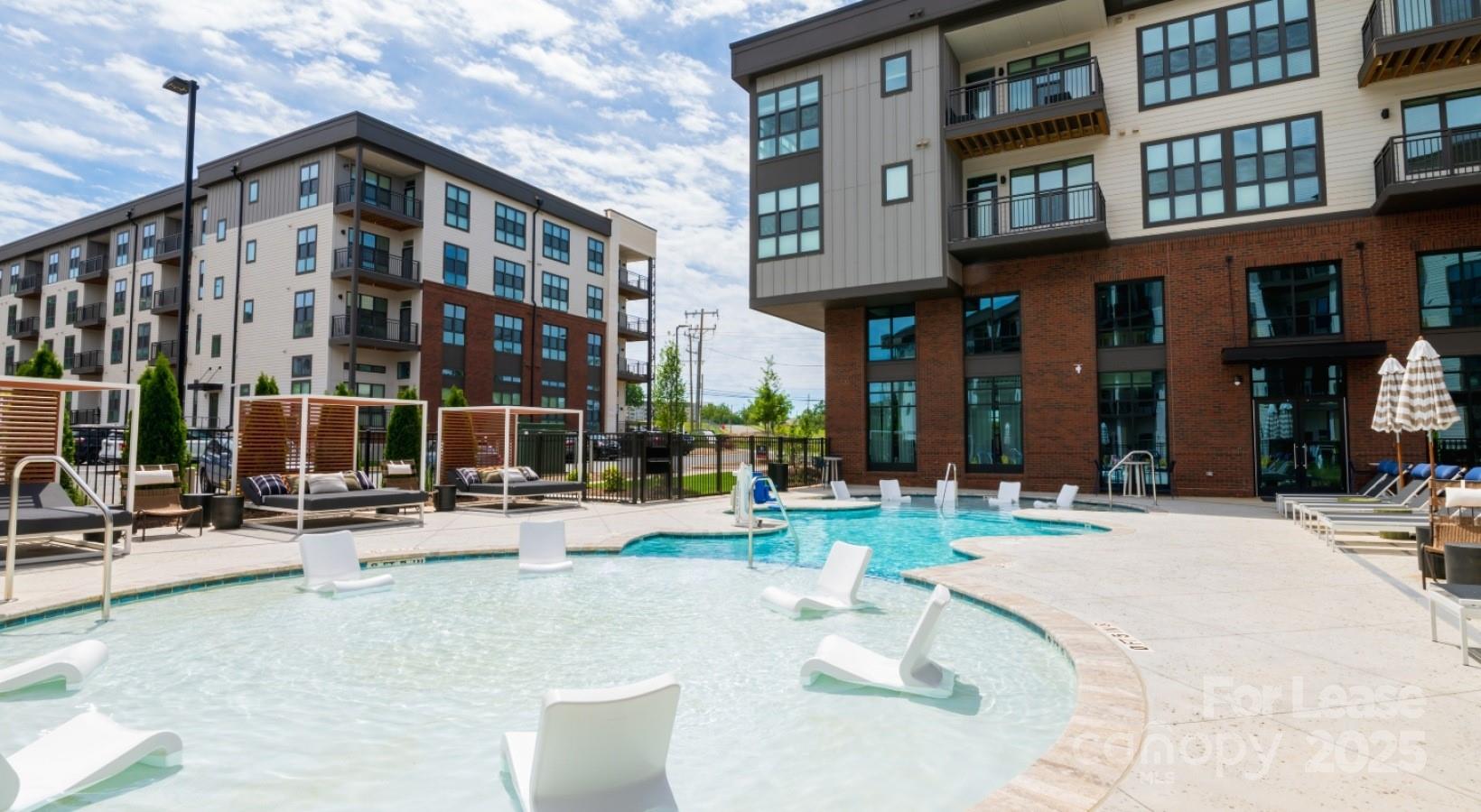 Charlotte, North Carolina 28203, United States, 3 Bedrooms Bedrooms, ,3 BathroomsBathrooms,Residential,Active,229005