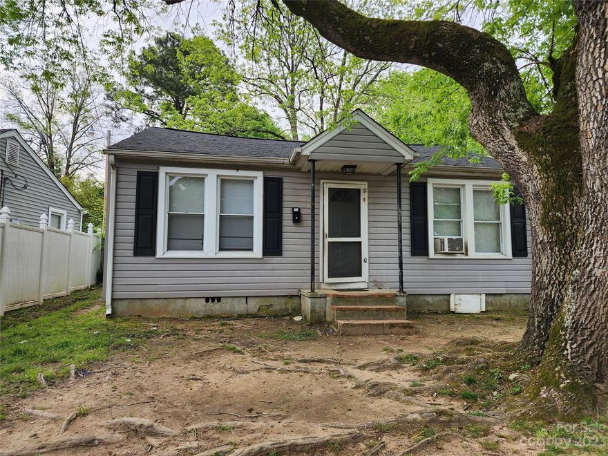 The Arlington of Opportunity! This home is located just minutes from downtown Rock Hill! Near shopping, dining, & entertainment. Rock Hill is just a quick 30 min from Uptown Charlotte. Very close to Carowinds and Riverbanks Zoo for a entertaining day! This home will be a great rental property, buy and hold, or flip. Bathroom has been updated! Bring all of your offers TODAY! ***This home is being SOLD AS-IS...Bring All Offers***