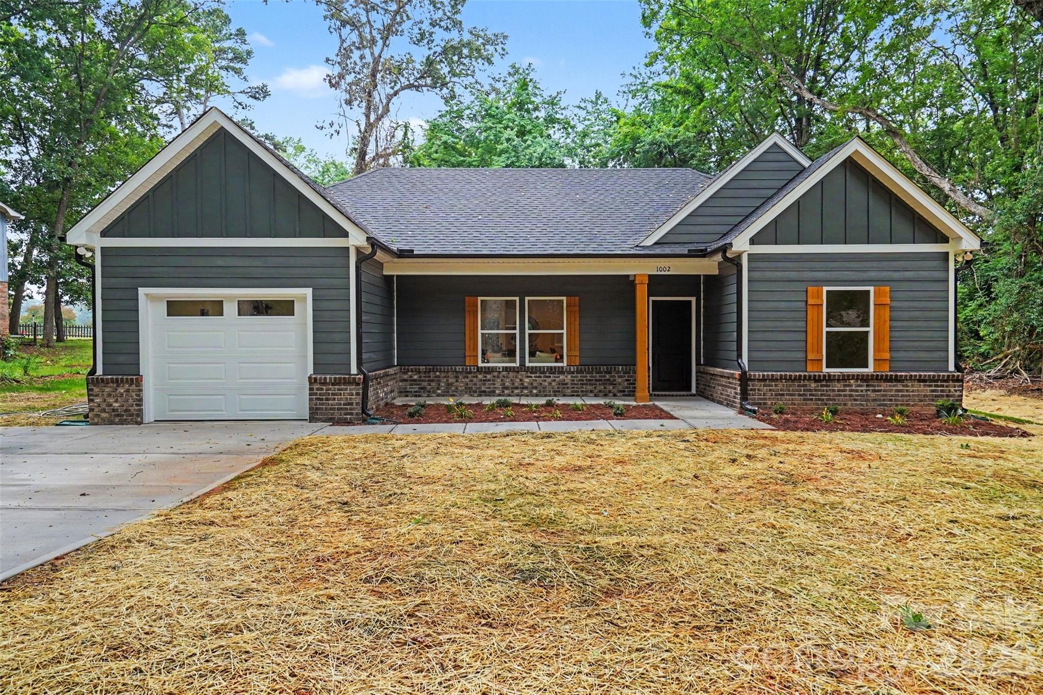 1002 Kingswood Drive