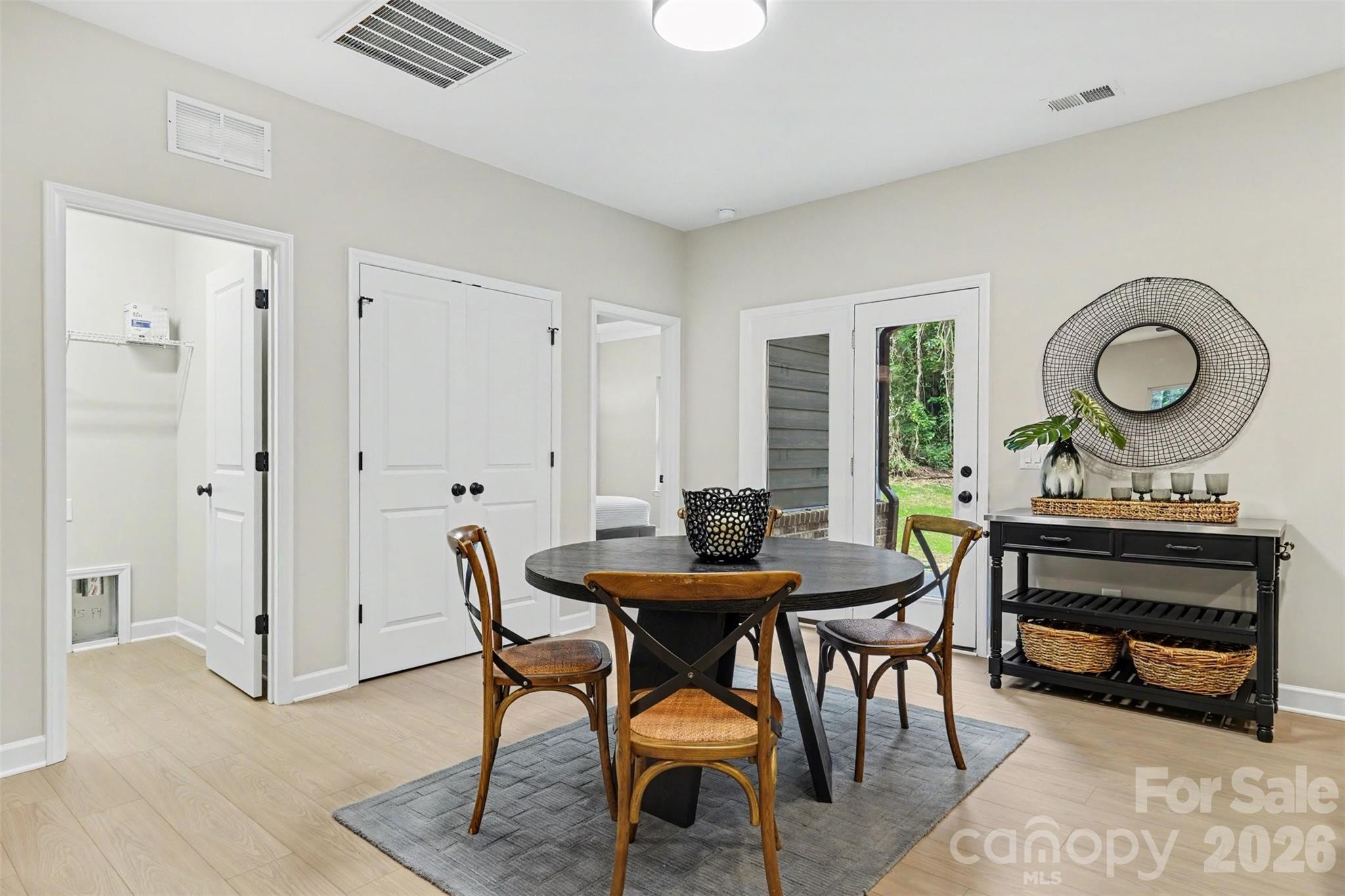 1002 Kingswood Drive