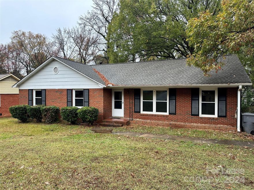Come tour this lovely 3 bedroom, 2 bath brick home in the Coventry Woods neighborhood. The kitchen features lots of cabinet space, a stove, and a dishwasher. Other features of this home include a large formal dining room, ensuite bathroom in the primary bedroom, driveway parking, and a large backyard. You do not want to miss the opportunity to make this home yours. Call us today to schedule a tour!

Four Seasons residents are enrolled in a Resident Benefits Package (RBP) for $50/month. See flyer for details.

*Security deposits could be as high as twice the monthly rent depending on the quality of the application and the requested lease terms.

**Move in date will be determined once the application is approved and the security deposit is paid.