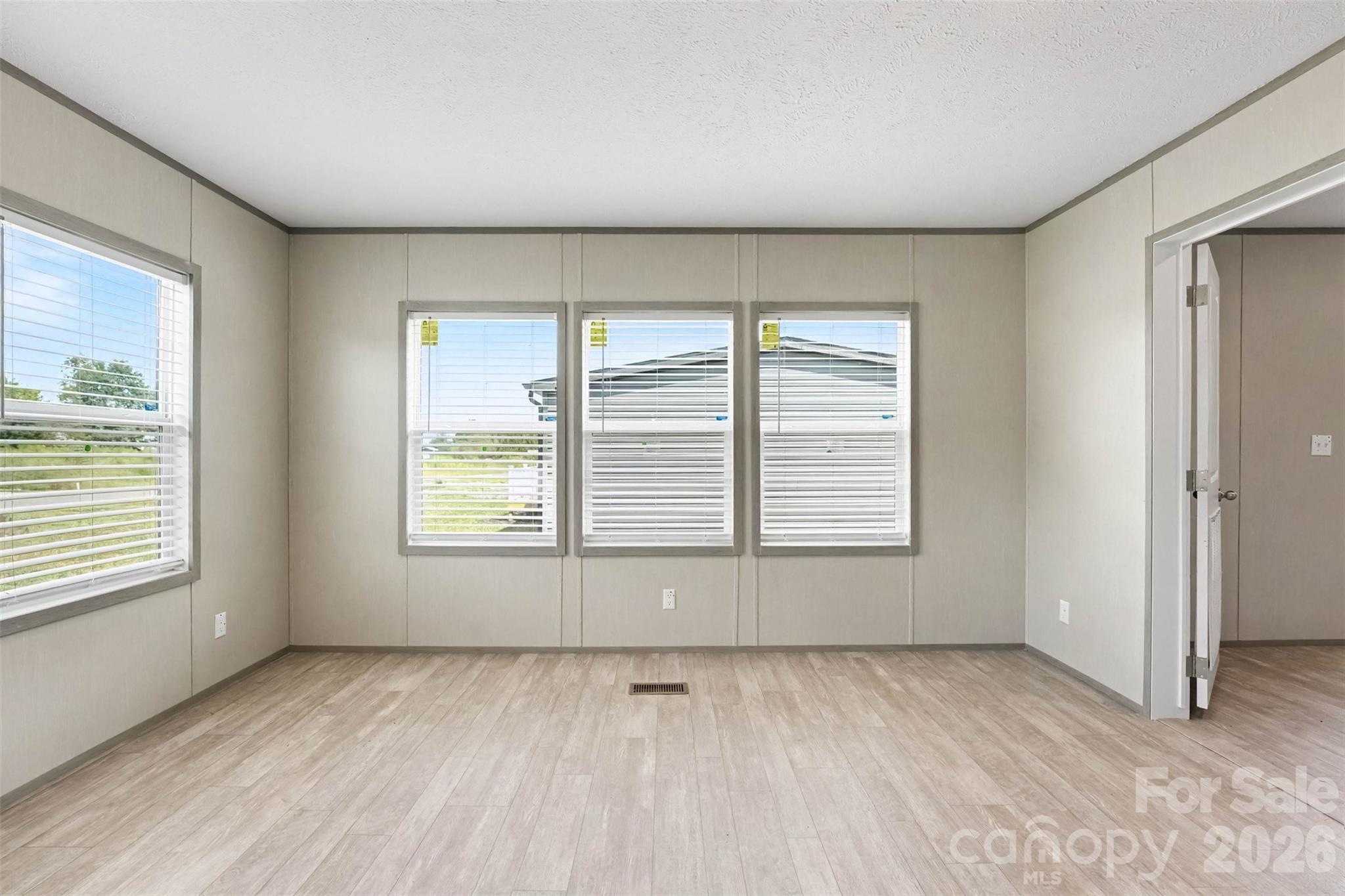 807 EagleView Lane