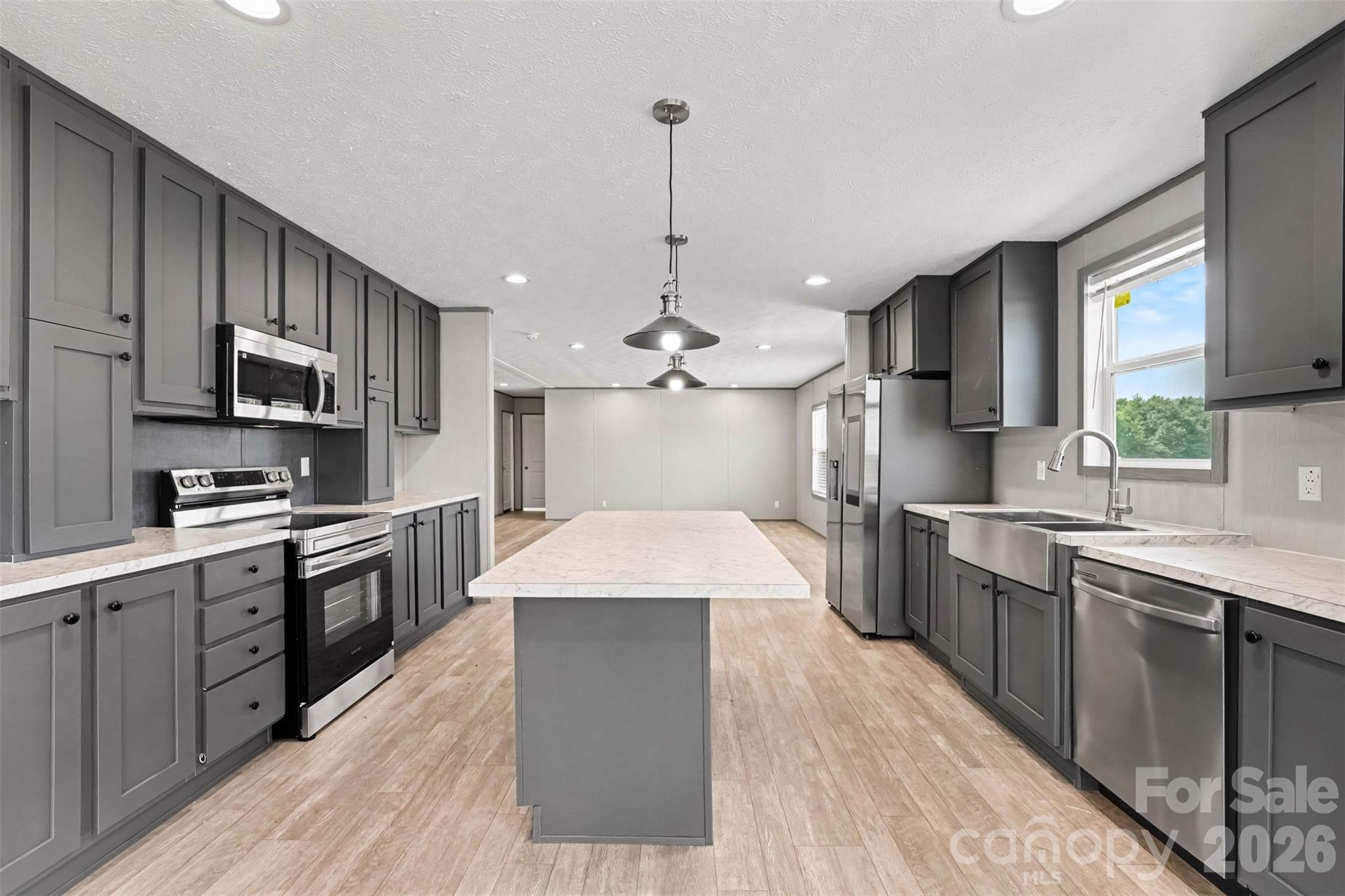 807 EagleView Lane