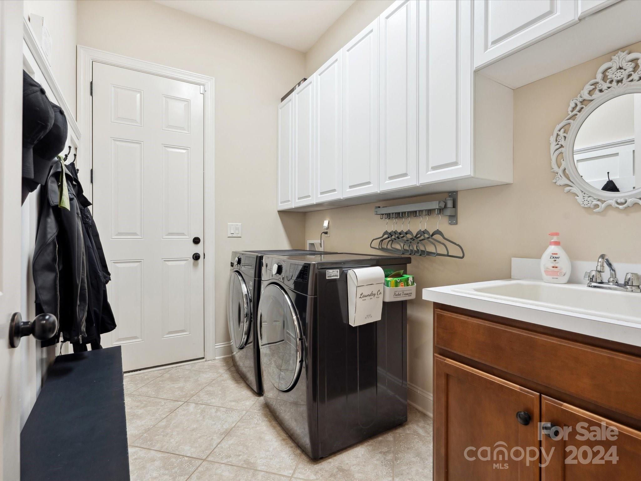 Barber Rock - Residential