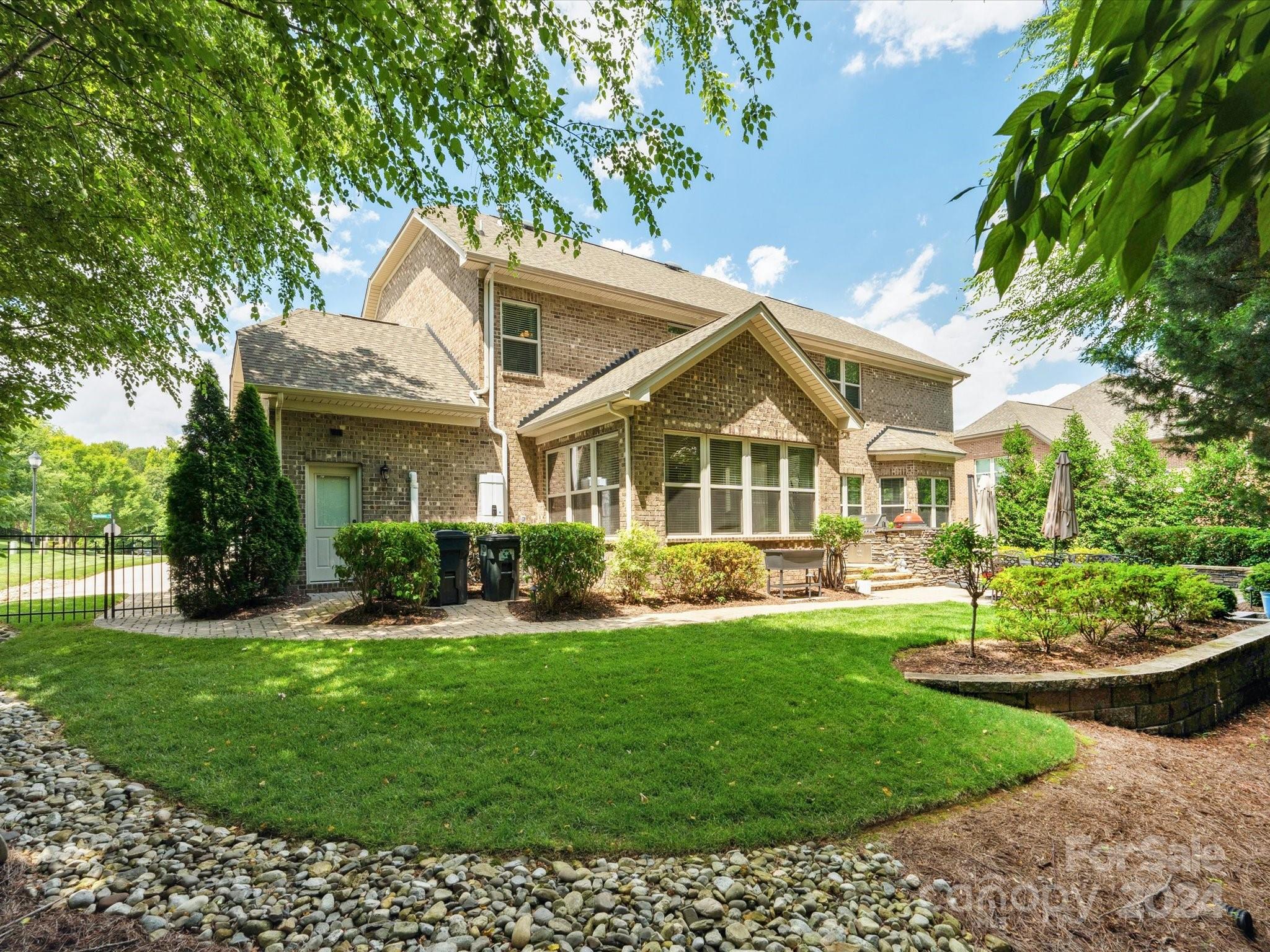 Barber Rock - Residential