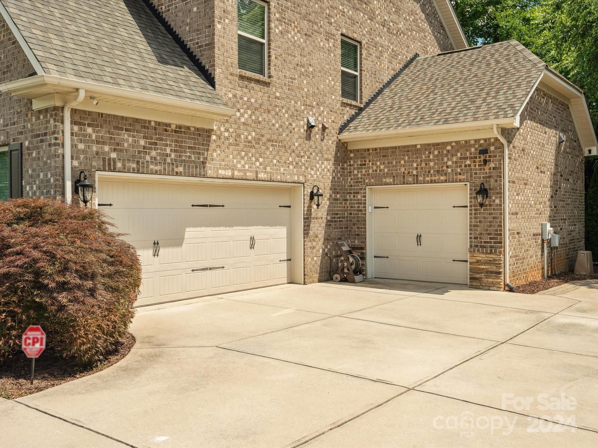 Barber Rock - Residential