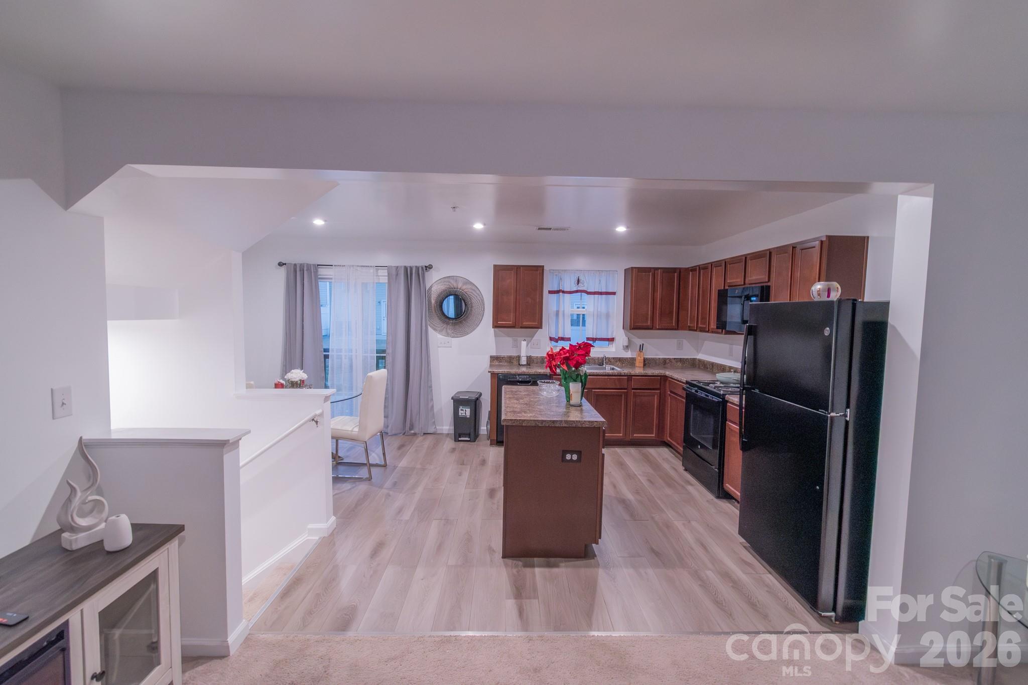 2715 Sydney Overlook Lane