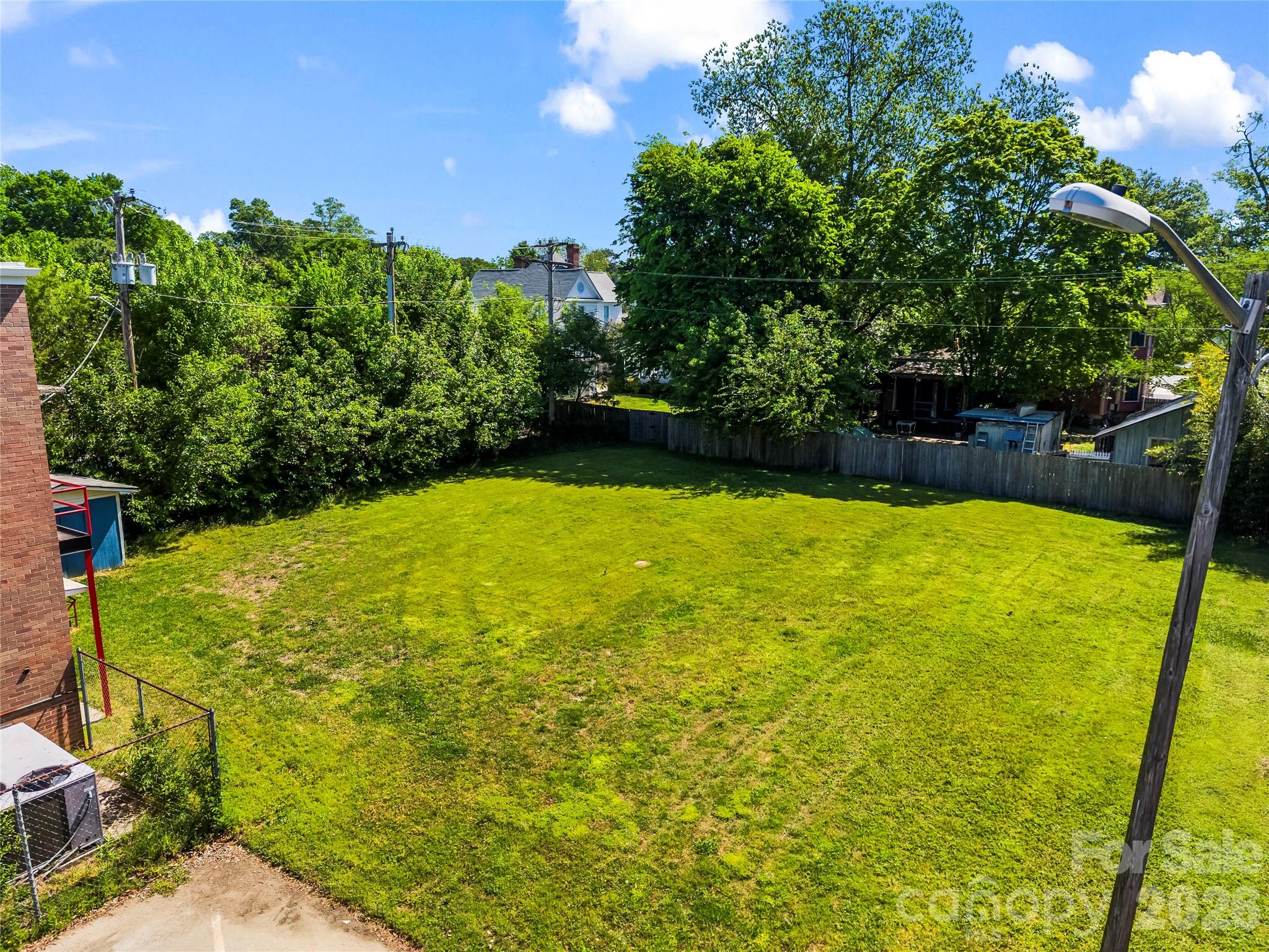 130 Elizabeth Lane N