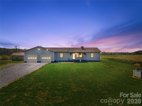 2452 Tower Road East Bend NC 27018