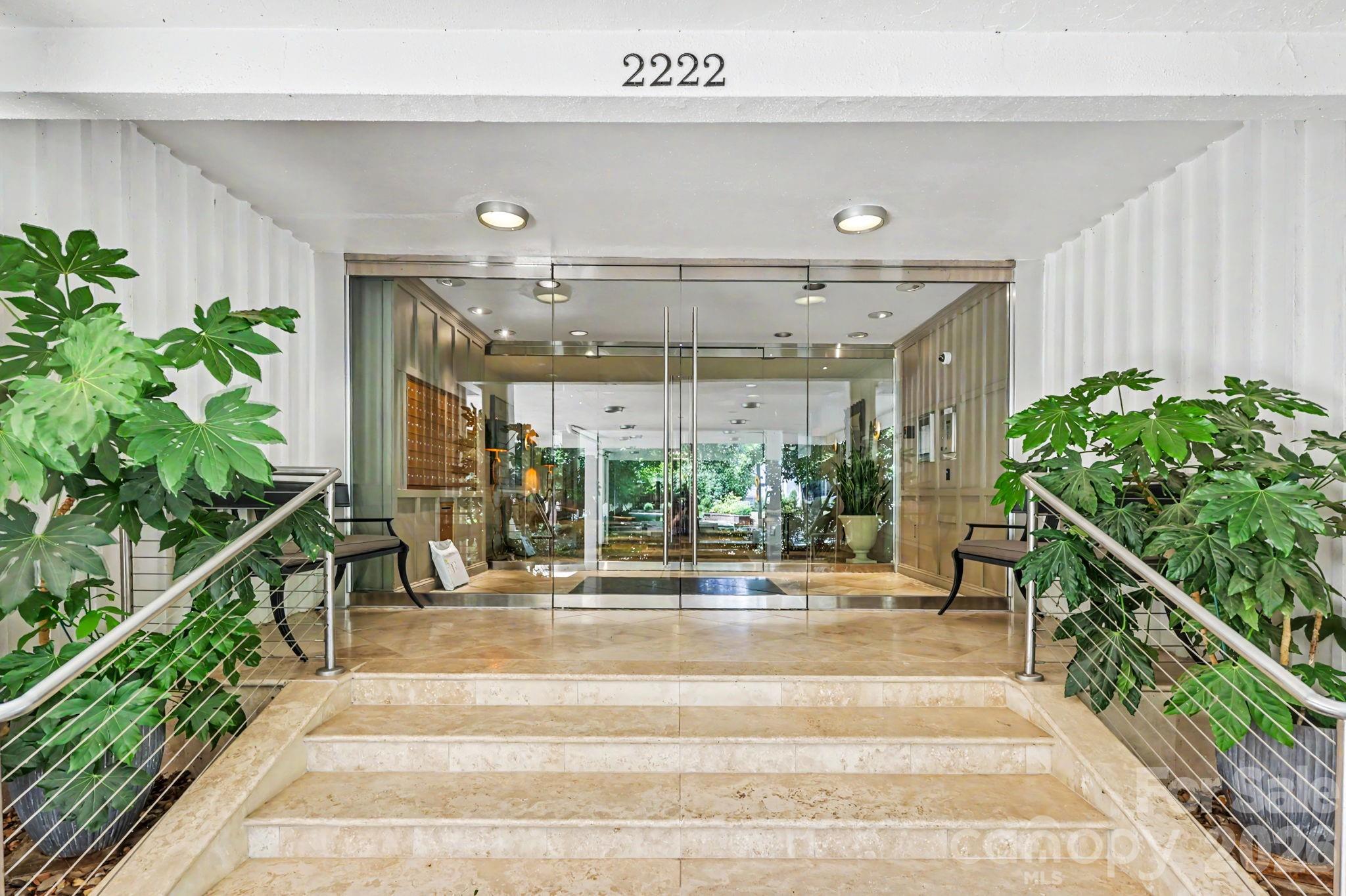 2222 Selwyn Avenue 603