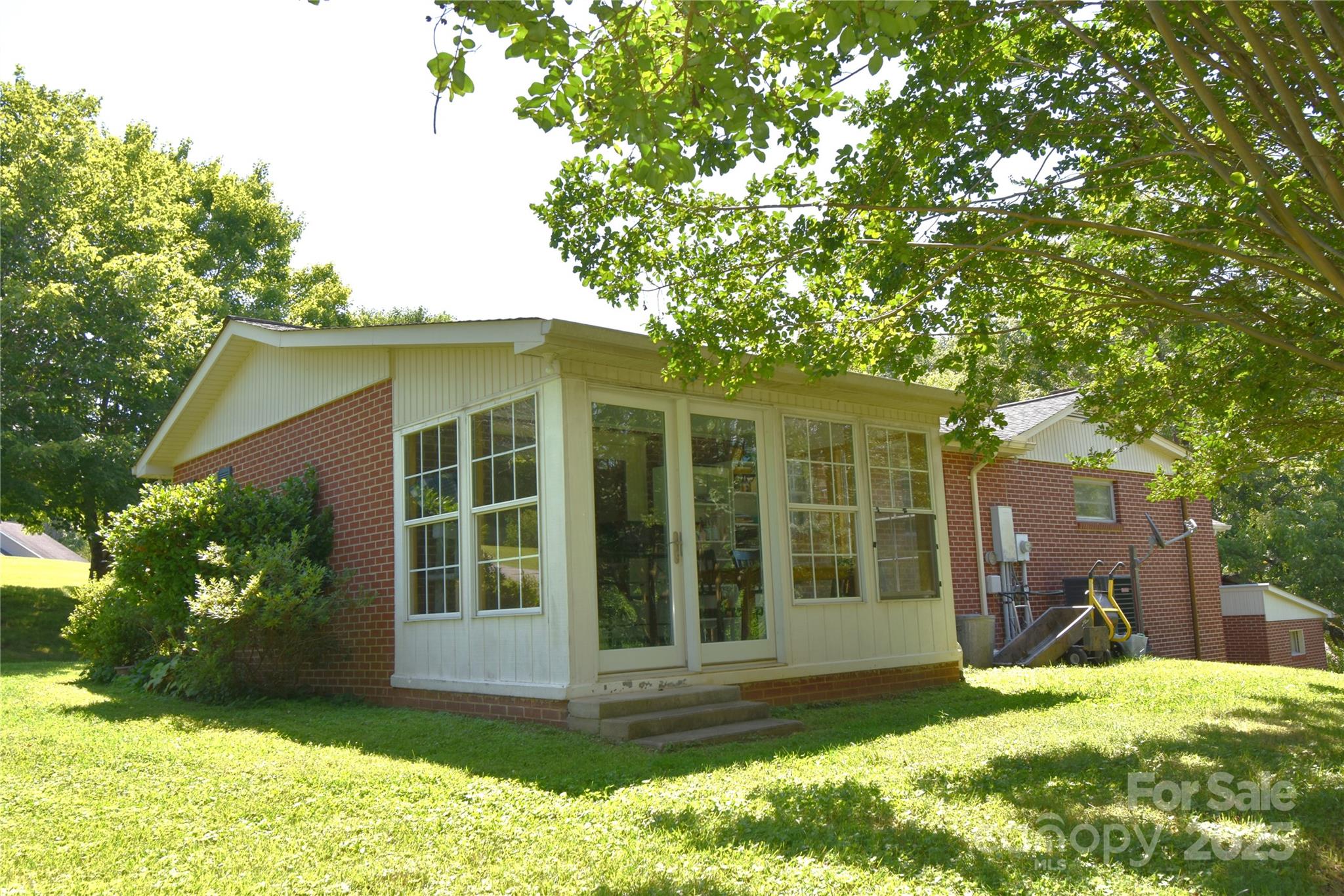 141 Azalea Drive
