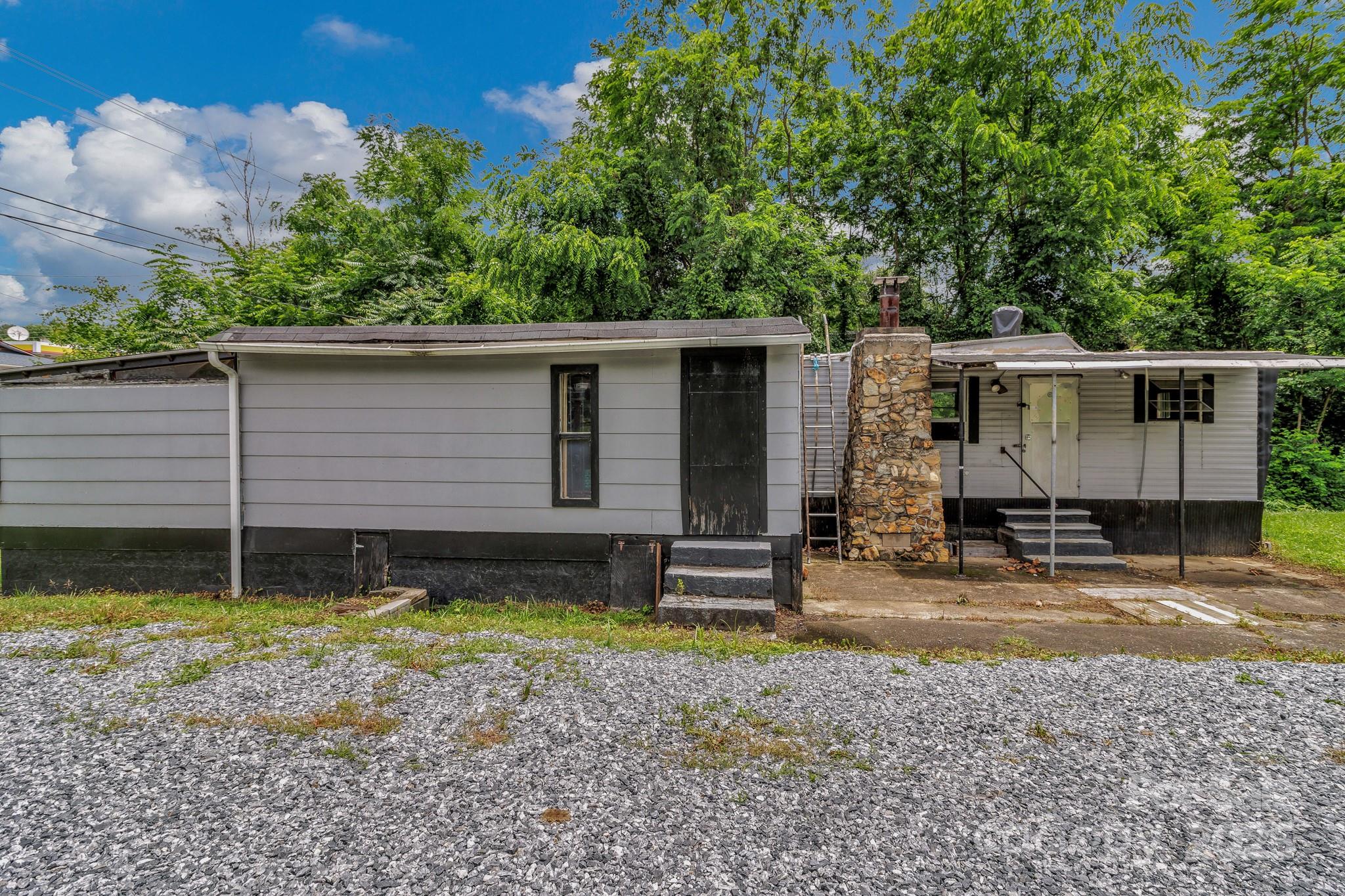 102 Edgewood Road S