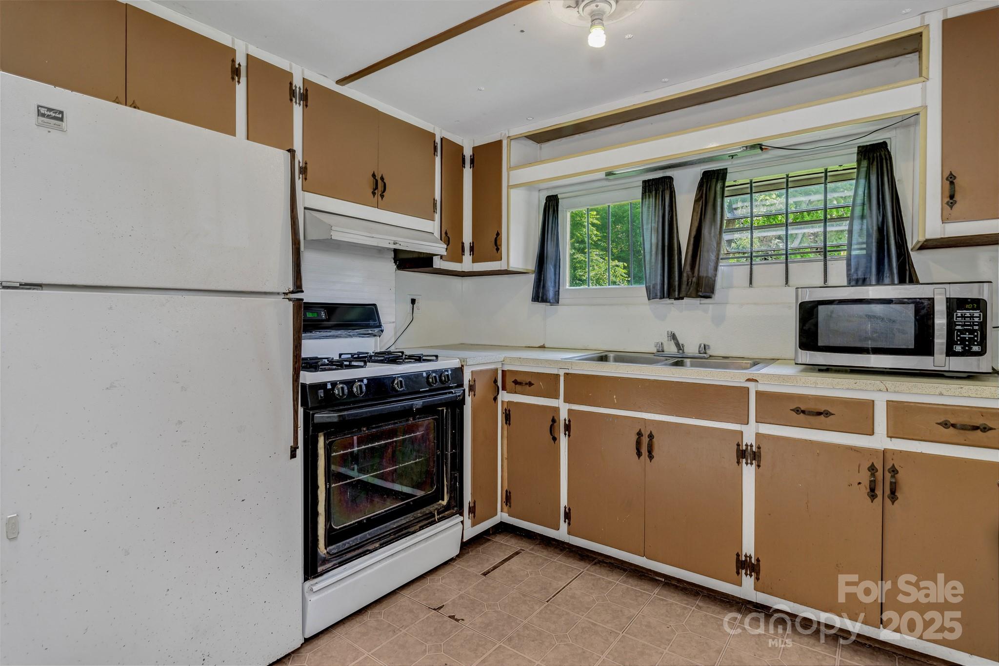 102 Edgewood Road S