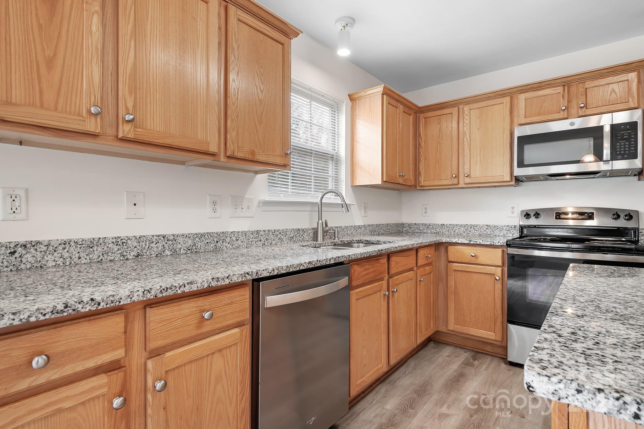 Oakstone - Residential