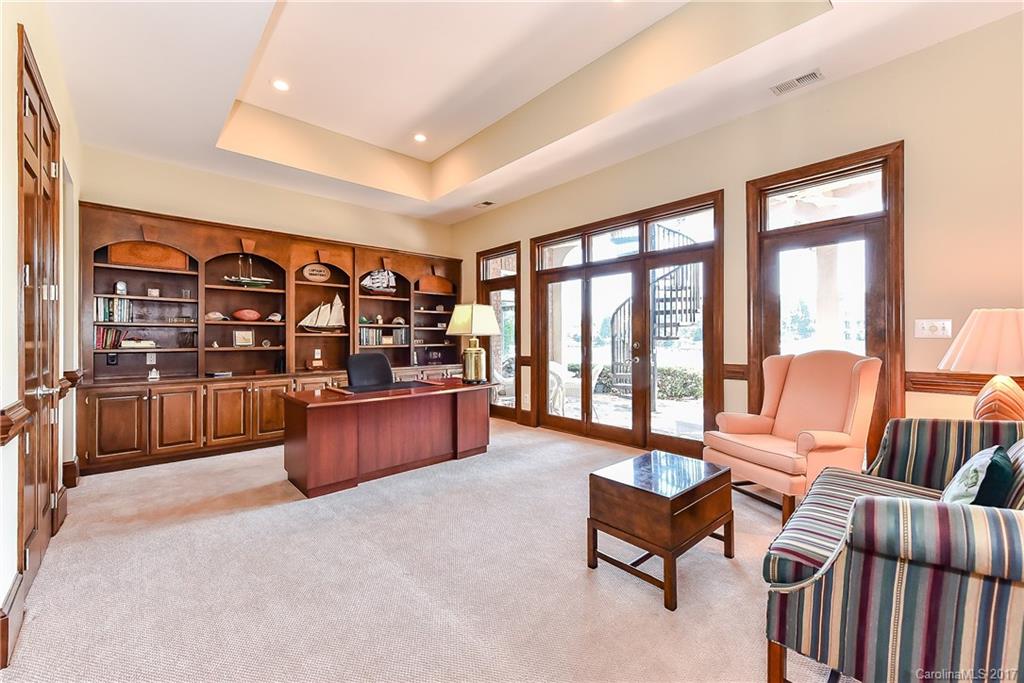 The Peninsula - Residential