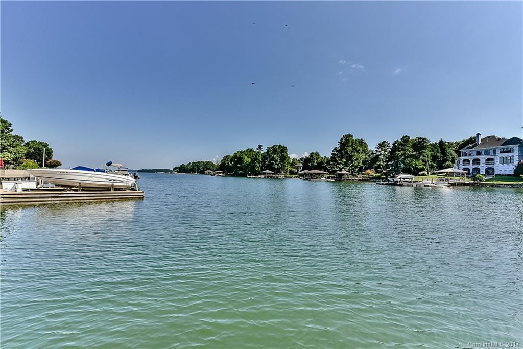 The Peninsula - Residential