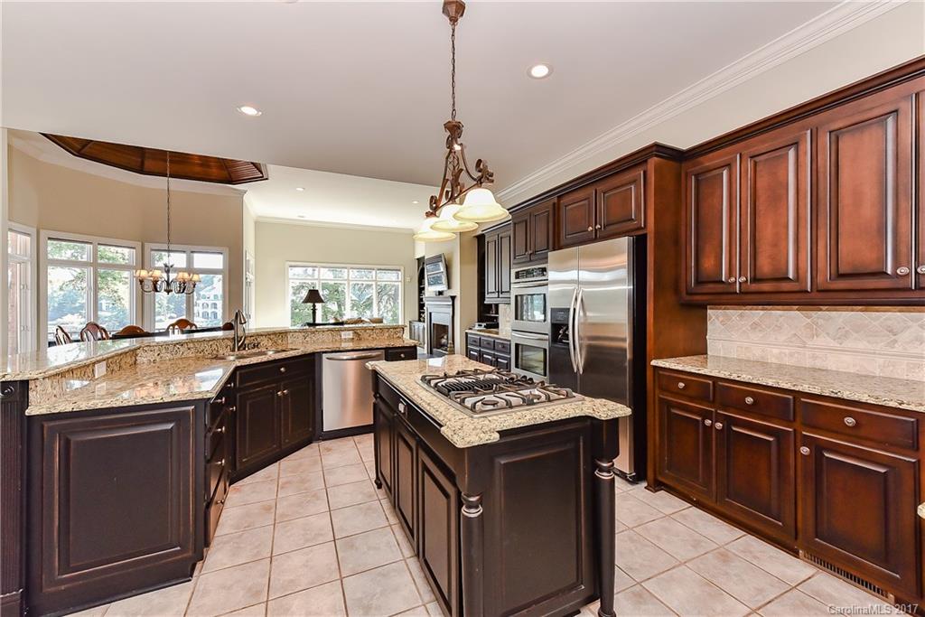 The Peninsula - Residential