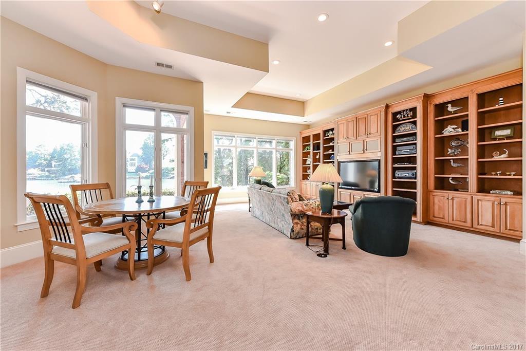 The Peninsula - Residential