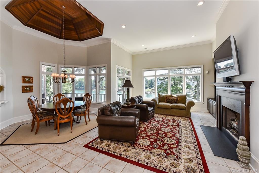 The Peninsula - Residential