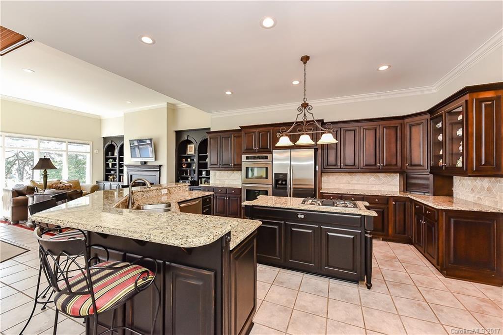 The Peninsula - Residential