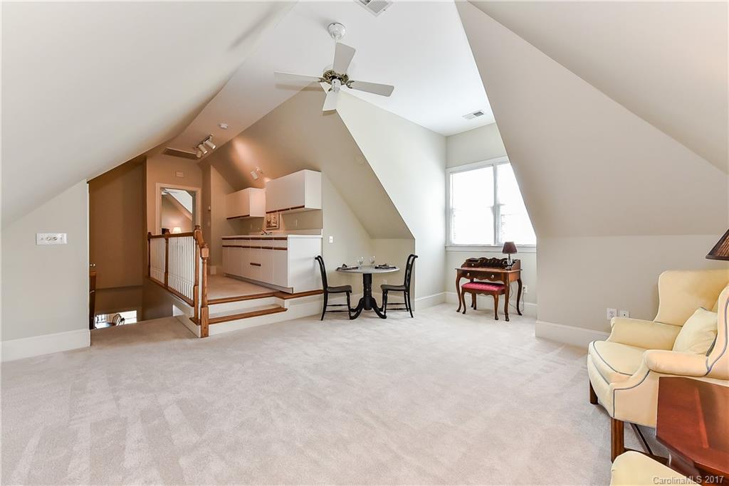 The Peninsula - Residential