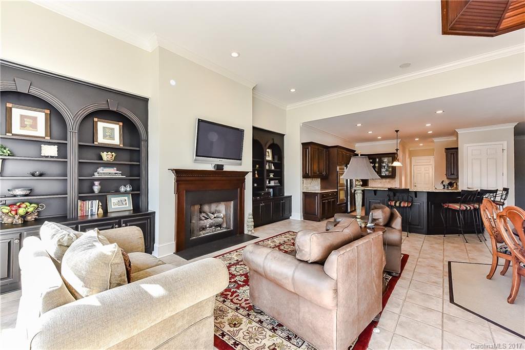 The Peninsula - Residential