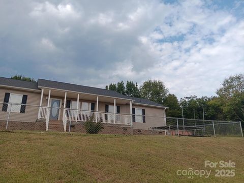Photo of 932 Eastern Ridge Drive, Newton, NC 28658 (MLS # 4302459)