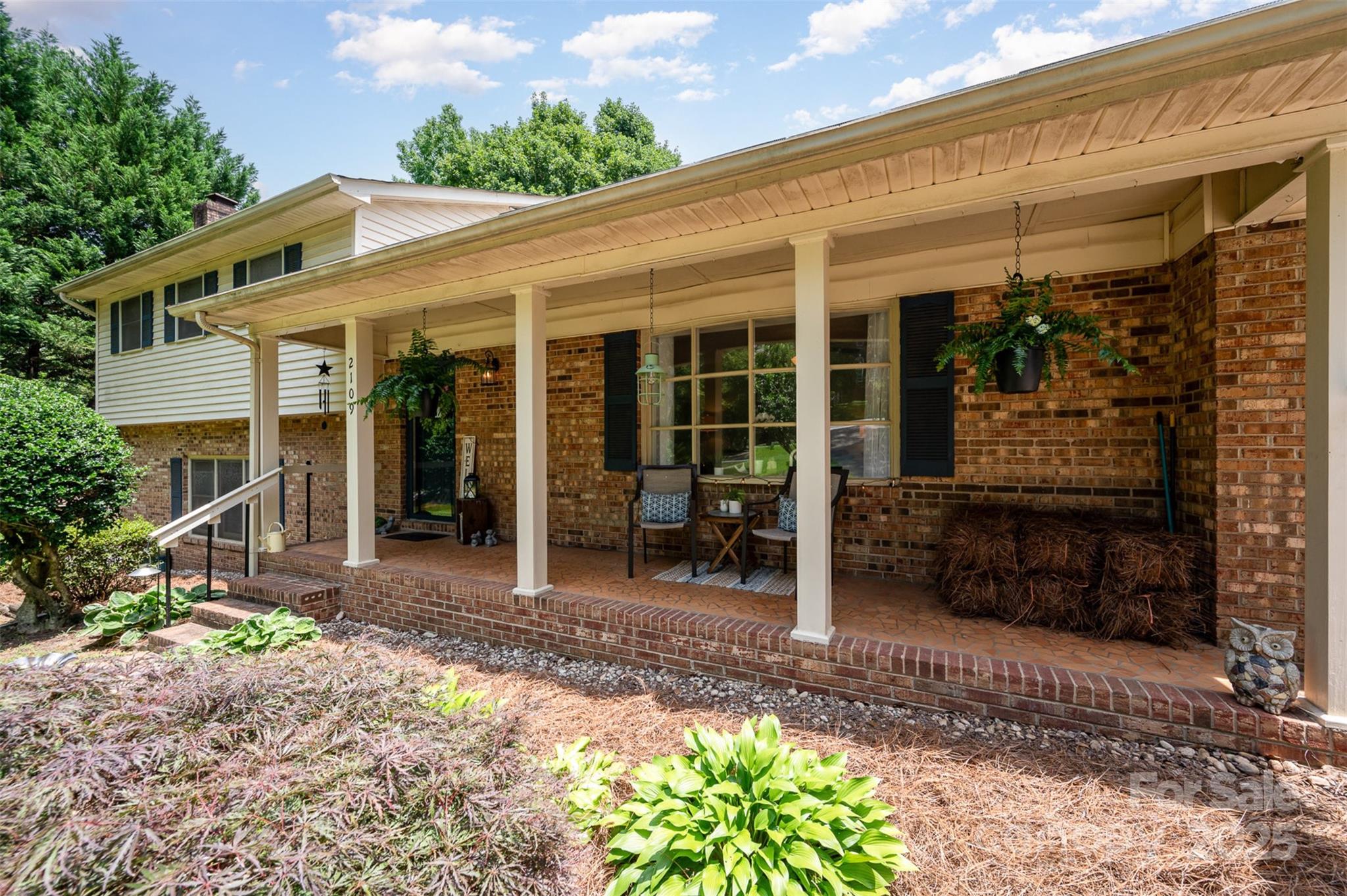 2109 Quail Drive NW