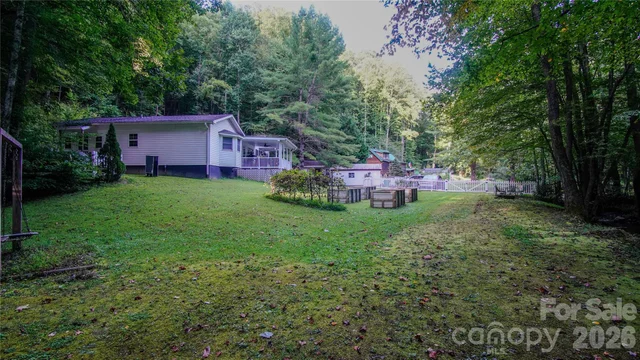 1815 Longbottom Road, photo 3 of 43