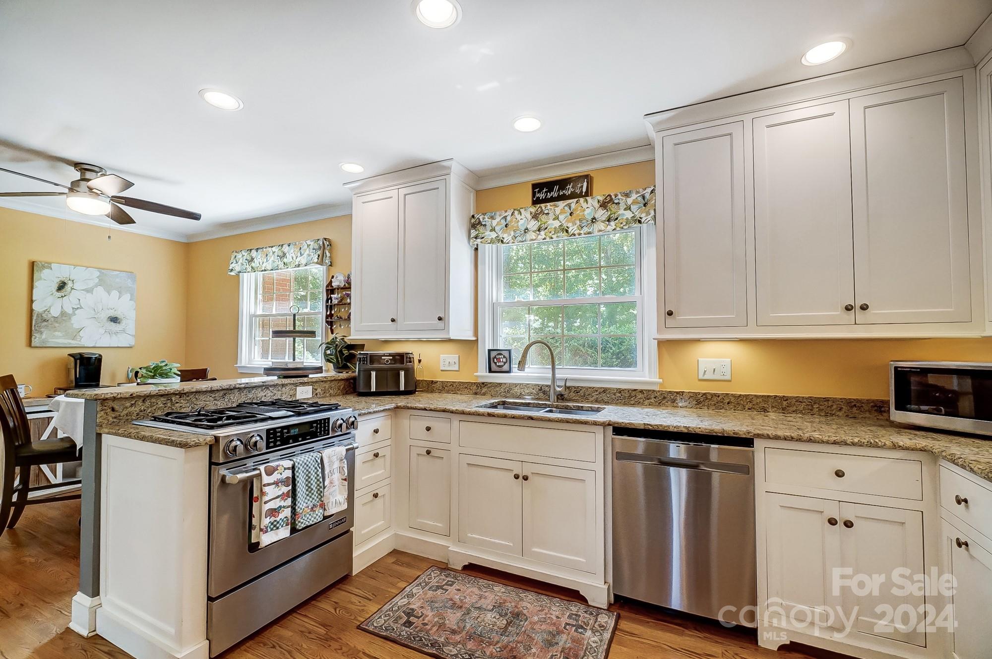 Rolling Hills - Residential