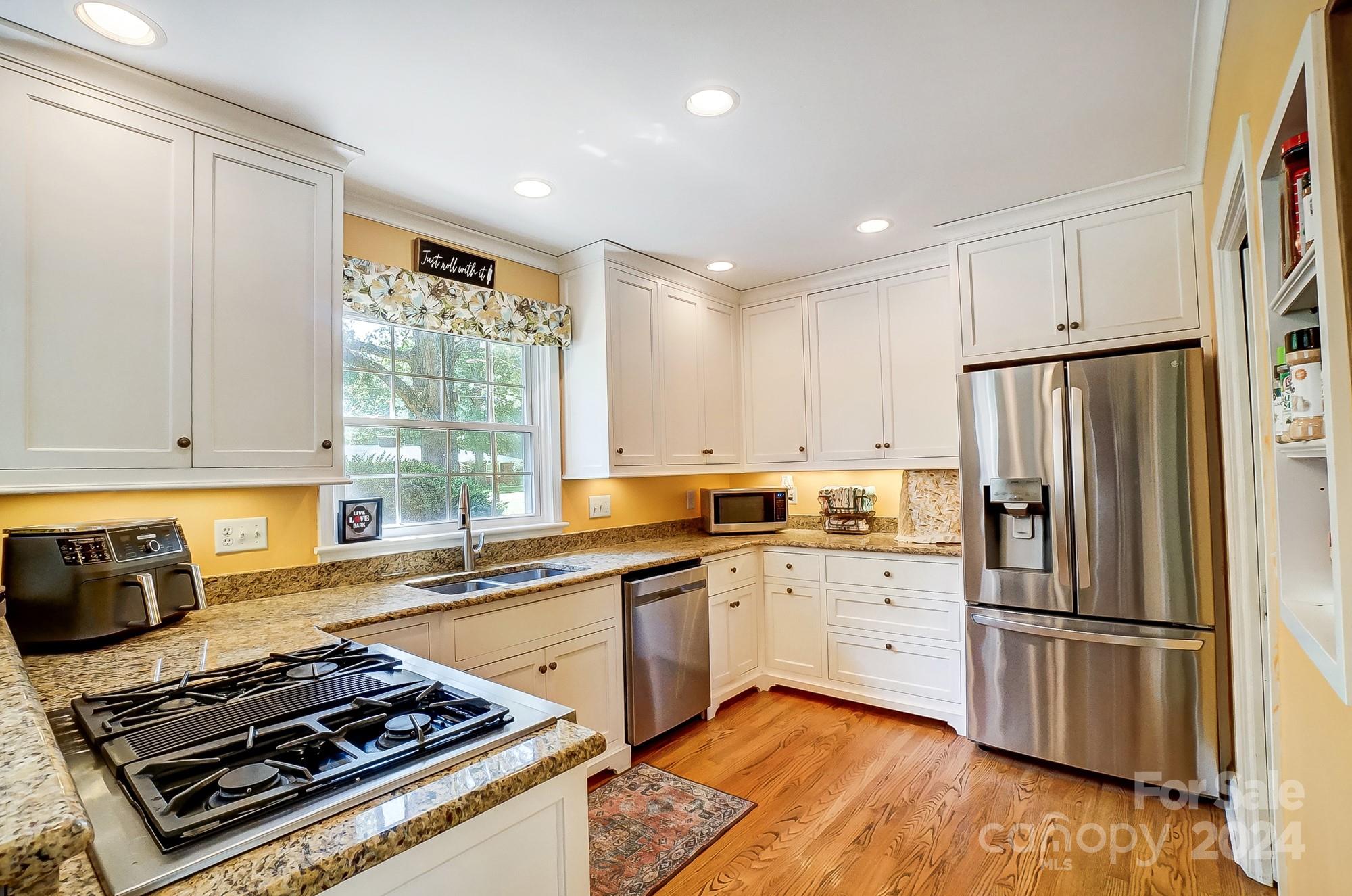 Rolling Hills - Residential