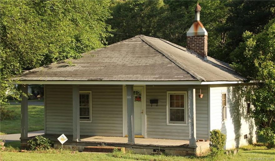 Great Potential in this Corner Lot Bungalow!!  This cute 2 bedroom is just looking for a new owner to breath some life back into it.  Home sits right across the street from a park and next to the proposed walking trails connecting Belmont and Cramerton.