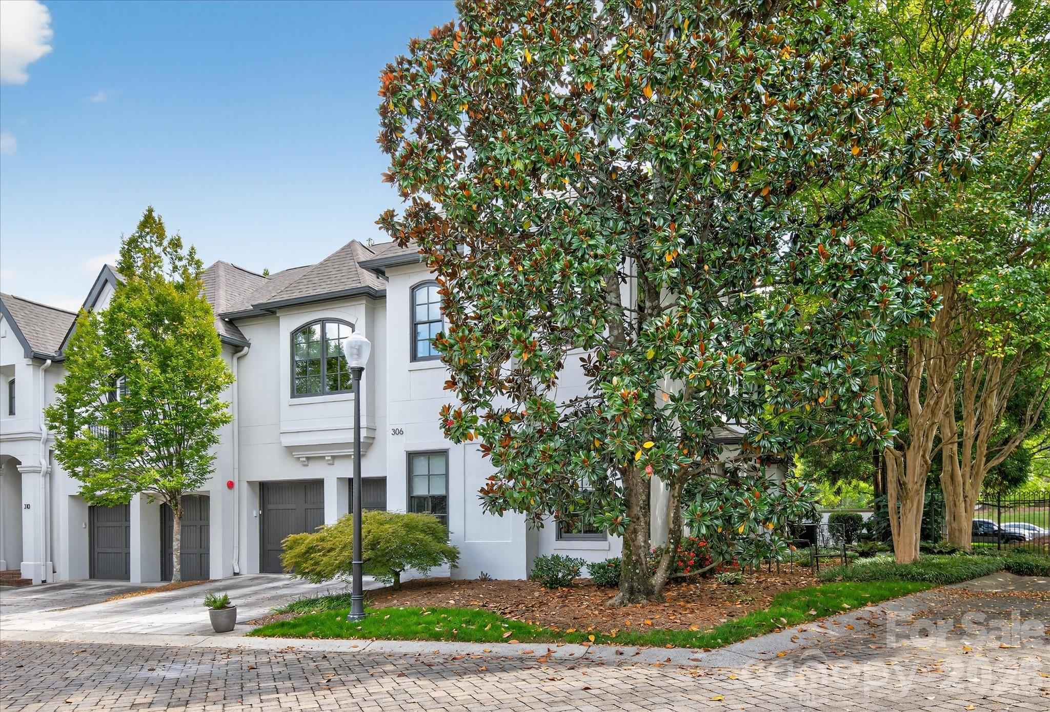 306 Wendover Heights Circle