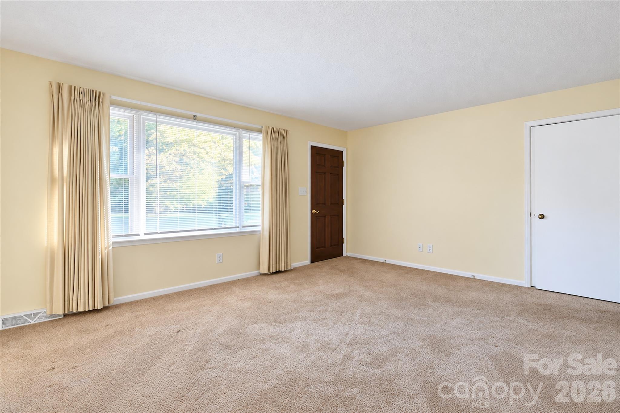 4800 Club View Drive