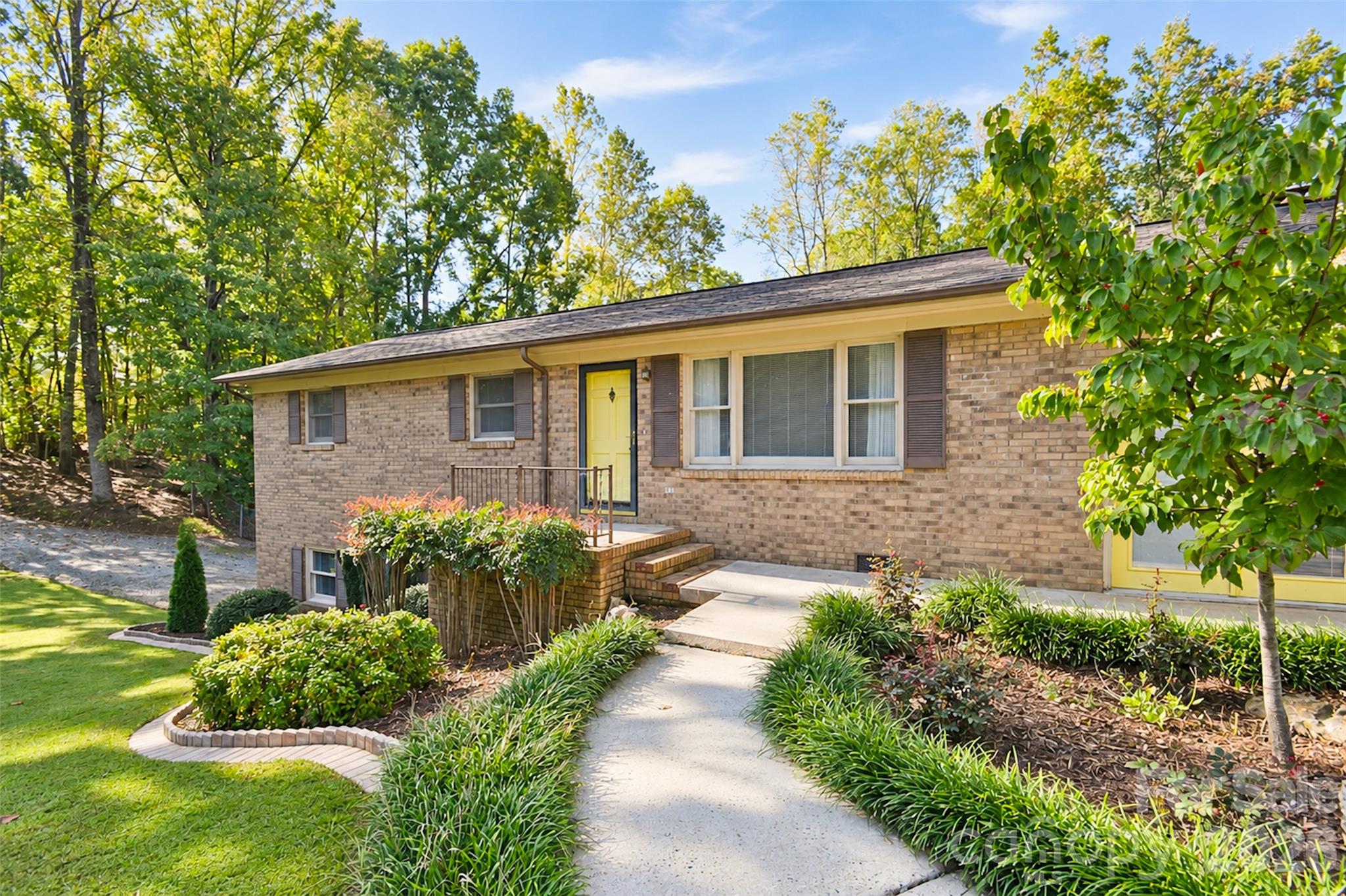 4800 Club View Drive