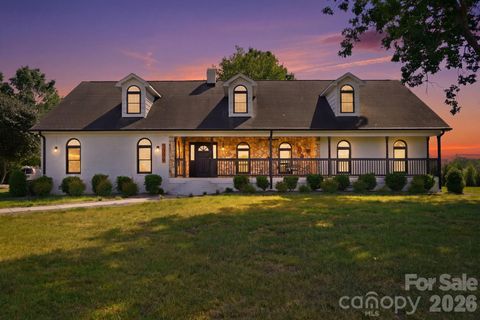 Photo of 5009 Hemby Road, Matthews, NC 28104 (MLS # 4373405)