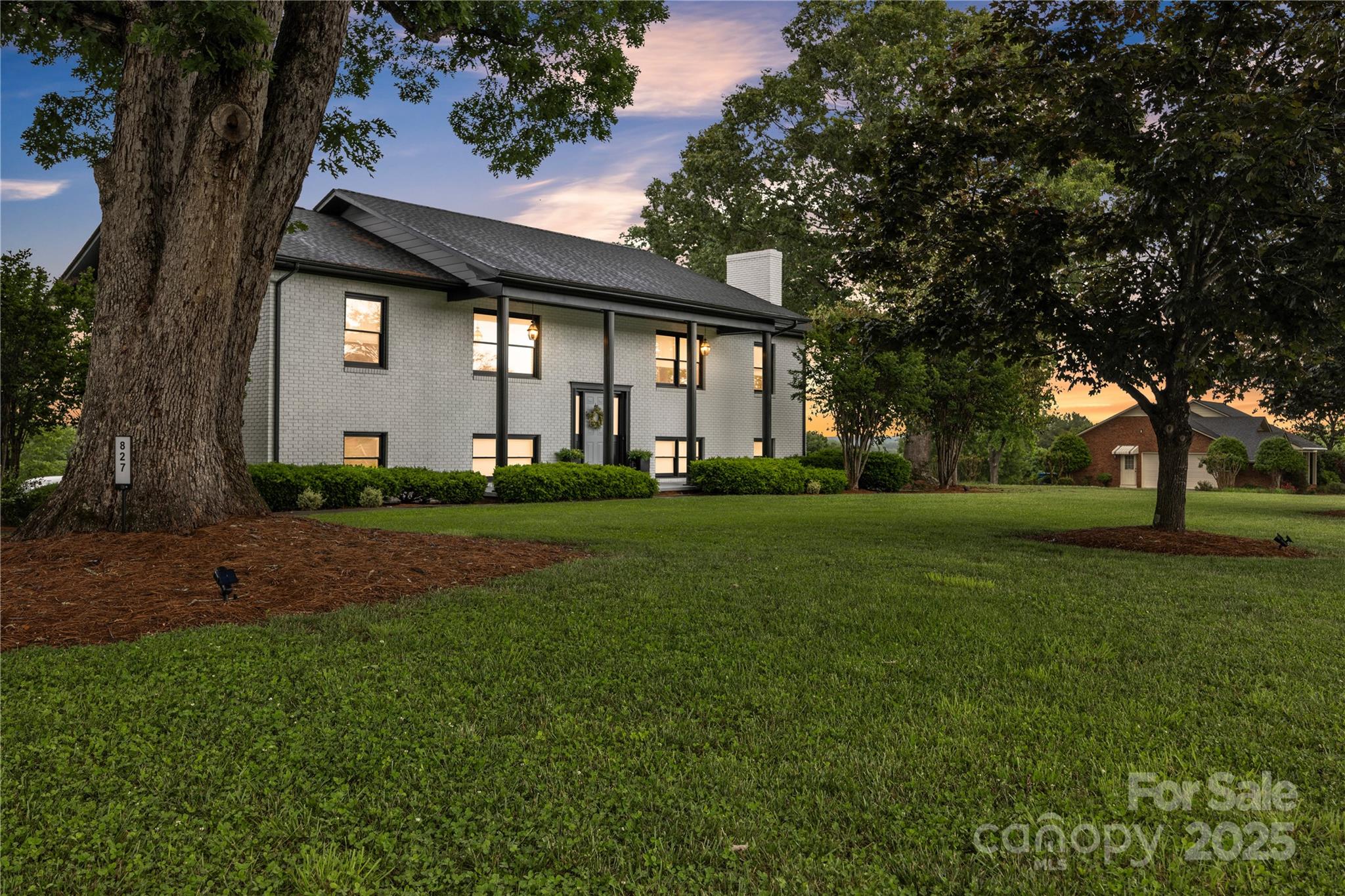 827 River Hills Court