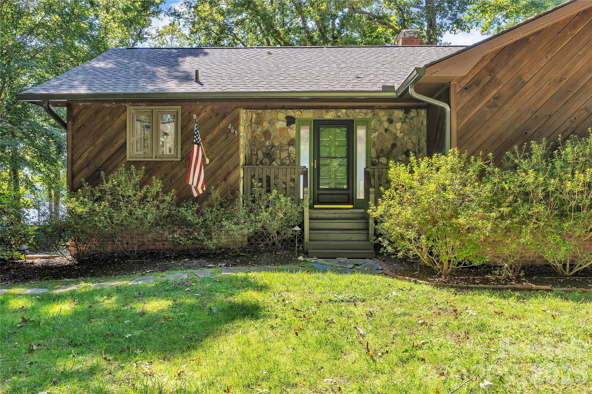 465 White Crane Road