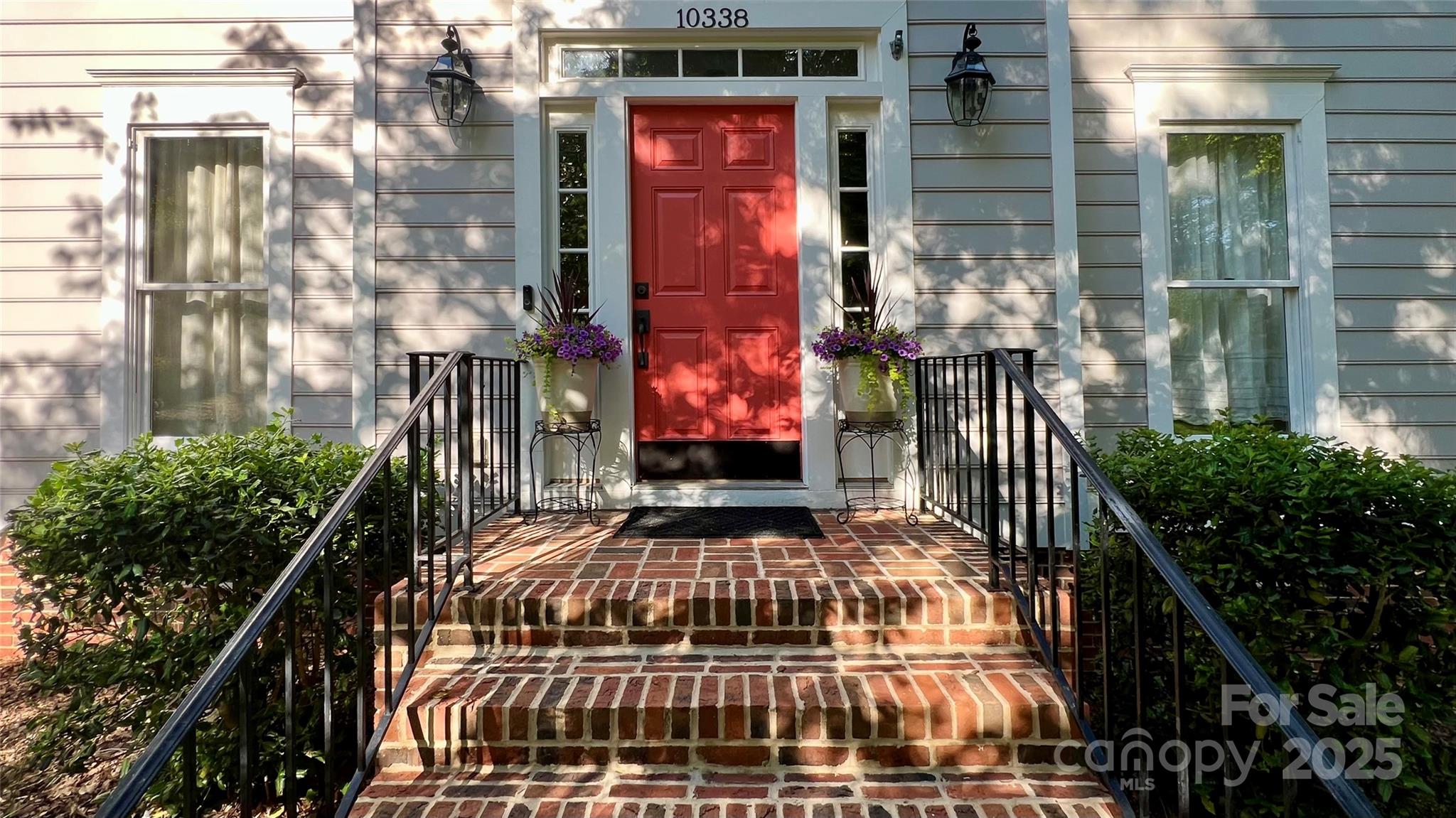 10338 Hollybrook Drive